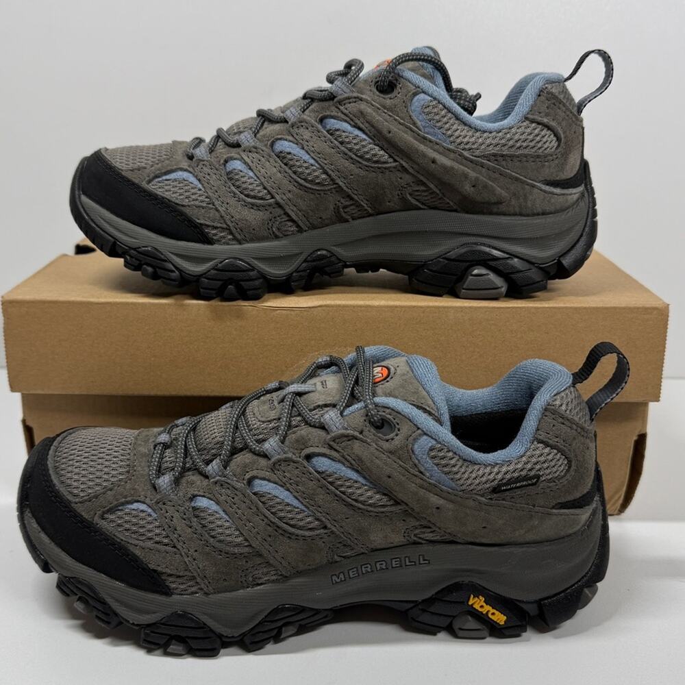 NIB • Women's Moab 3 Size: 10